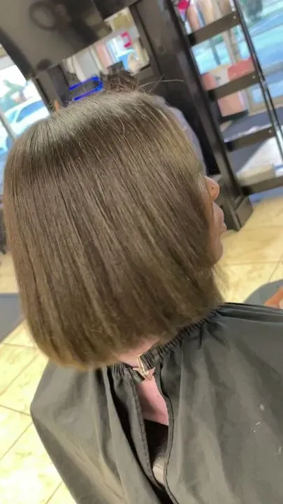 https://cdn.salonspotlight.com/photos/xPJDMK7cKhe7FwWRdefo/8ed1f1ec-4236-4991-a0ed-7f4880a65a48_720x720
