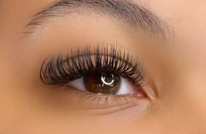 https://cdn.salonspotlight.com/photos/xPy21CsMHcoIOcz709W8/df395ec4-1b3d-4f9e-adfe-971856def9da_720x720