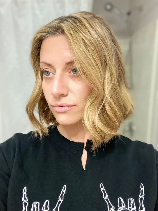 https://cdn.salonspotlight.com/photos/xSZEZpeuKZS0R9L5oDem/6fe047bd-663e-42e9-b70b-c50fcce8775a_720x720