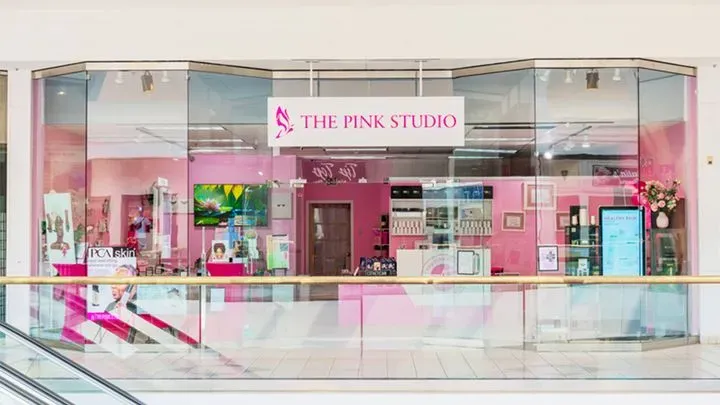 https://cdn.salonspotlight.com/photos/xSmELL8gMnF7FglQY9aC/1d84ac92-3bcb-444b-8ed0-e866c05b7168_720x720