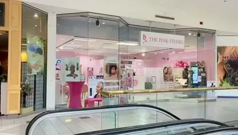https://cdn.salonspotlight.com/photos/xSmELL8gMnF7FglQY9aC/ece92c01-c8a4-468b-b254-b66e1f76af6b_720x720