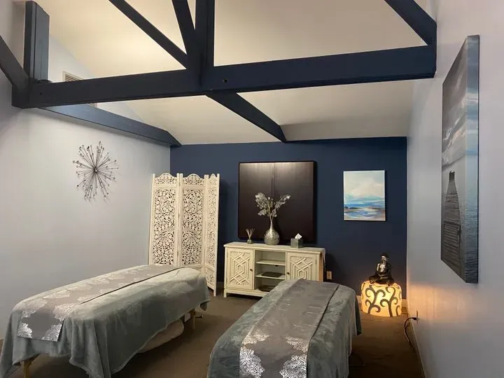 https://cdn.salonspotlight.com/photos/xTN5zEtws0tmmt0Uns1T/60e49c78-3ef5-46bb-b565-280a1e85e0ae_720x720