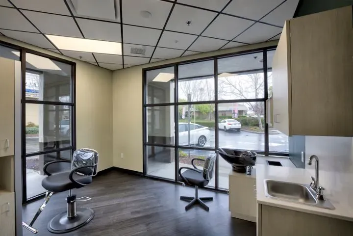 https://cdn.salonspotlight.com/photos/xWD10f4MYljdSBwYzVtq/490a342b-2197-42e2-83bb-7f2567f96f83_720x720