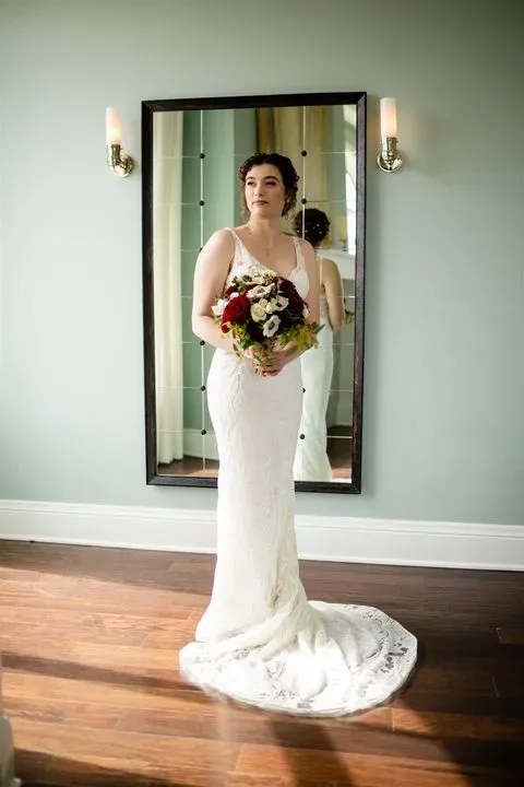 https://cdn.salonspotlight.com/photos/xXLLCk1IRgXi3AMGUdPg/dc8f21f0-b15c-411b-9e4a-2a05308205a9_720x720