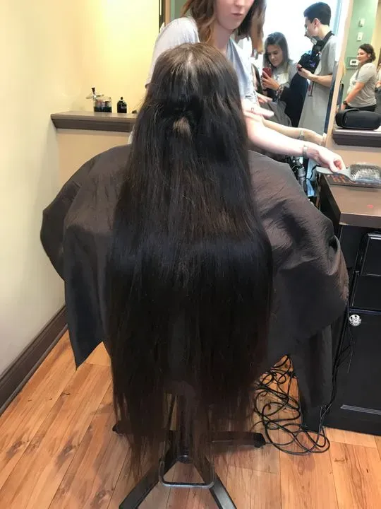 https://cdn.salonspotlight.com/photos/xZ7IMVx3ZbXkUic21wiB/479e9a82-472a-4297-9aa6-f4cc9415eacd_720x720