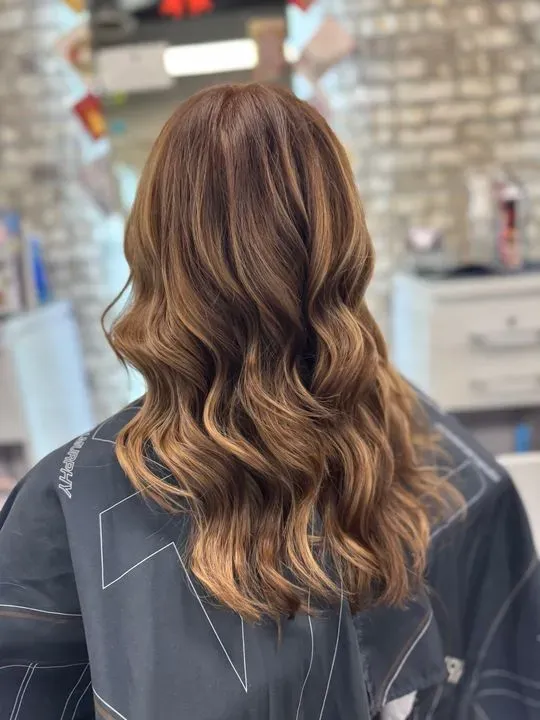 https://cdn.salonspotlight.com/photos/xZfijFzvlGY97PEAfyzm/ab6c46ce-6d88-4751-939a-d040a14d09d3_720x720