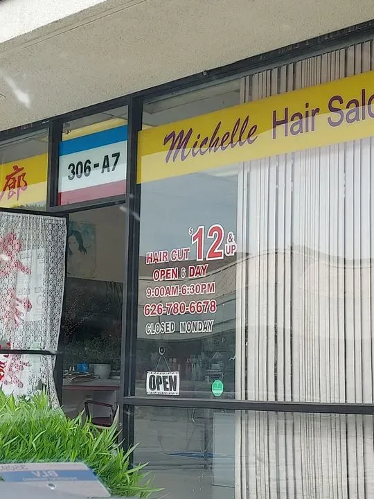 https://cdn.salonspotlight.com/photos/xaw7DMKnsv6tza4LG7Va/ad4021c1-5369-401b-b13d-8f4052839230_720x720