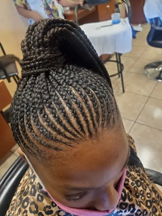 https://cdn.salonspotlight.com/photos/xbKVPFtoeHGGnsDtpngk/59e2ab73-a9ed-4b8b-b399-26ed86d807f4_720x720