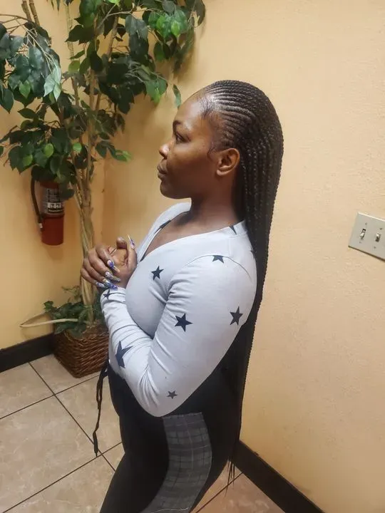 https://cdn.salonspotlight.com/photos/xbKVPFtoeHGGnsDtpngk/97a1f587-b76c-4356-82f4-5789337b8f71_720x720