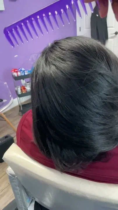 https://cdn.salonspotlight.com/photos/xck5FE4QXYBzqjn9WQZR/ef464881-81f6-4563-b1e8-069142309f3e_720x720