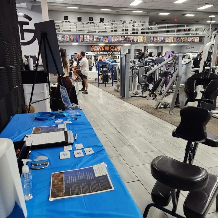 https://cdn.salonspotlight.com/photos/xdDVpHj2hkoF8OGFSCBO/89d55834-9db2-4e22-aaa9-81dcd6230c1b_720x720