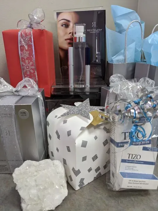 https://cdn.salonspotlight.com/photos/xeXSPEG2gvKenq2HdinZ/16b65b08-7be8-4383-8d7b-2aa922e2a904_720x720
