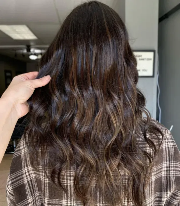 https://cdn.salonspotlight.com/photos/xf4De3ackjtpKS0RipWh/f2417810-6cbc-4f63-b75c-dcbd4183caa8_720x720