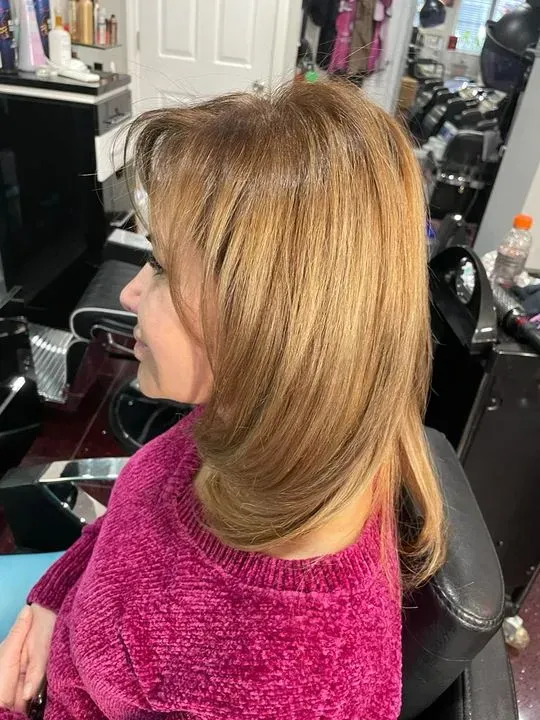 https://cdn.salonspotlight.com/photos/xfkbVPhwkQAimtSYqBM1/a2fc5f1a-9a8c-4e13-aed1-a5db6a287aa1_720x720
