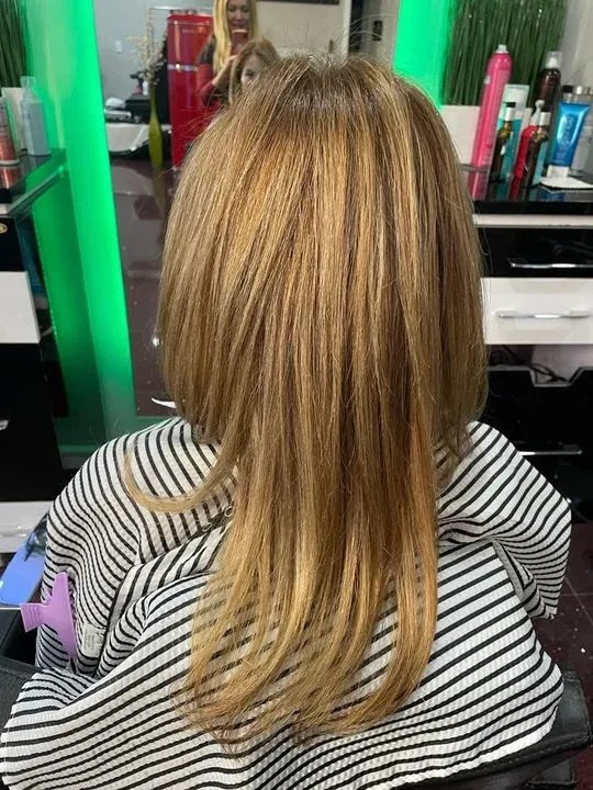 https://cdn.salonspotlight.com/photos/xfkbVPhwkQAimtSYqBM1/fa60c880-e787-4139-9b19-996cf39a2d87_720x720