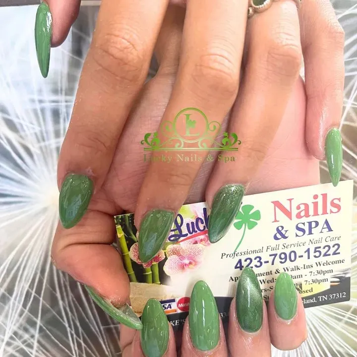 https://cdn.salonspotlight.com/photos/xgufYBR14AXMW39GbE7Y/4d1659cf-938d-40fa-8689-40cc3dda43eb_720x720