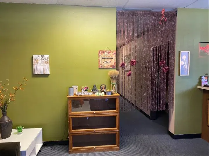 https://cdn.salonspotlight.com/photos/xhHW3WMVqTC9spEs9GWo/35d8af00-90e0-4839-88b8-be75a9fe0f7e_720x720