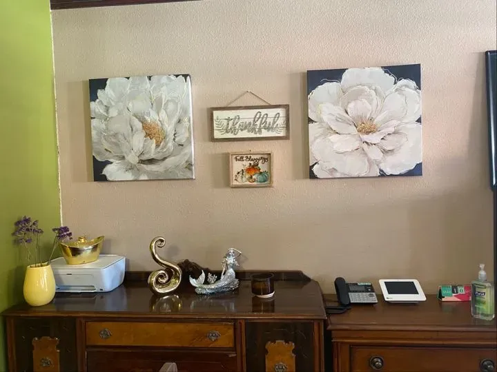 https://cdn.salonspotlight.com/photos/xhHW3WMVqTC9spEs9GWo/427dcbde-3367-4570-9180-2a49482e116d_720x720