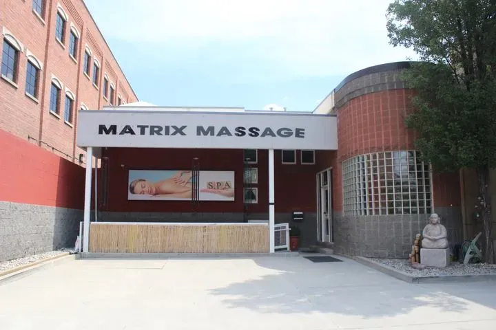 https://cdn.salonspotlight.com/photos/xjbckb26uaTanAkwmfS7/4f8fdfad-0961-4f5e-9c6e-2670f96bfbb1_720x720