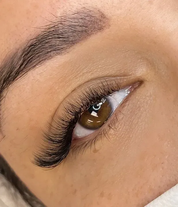 https://cdn.salonspotlight.com/photos/xlz6bIQ5TUnrky8cyecO/c68d47d9-855c-49e7-bb2d-14d7d7797101_720x720