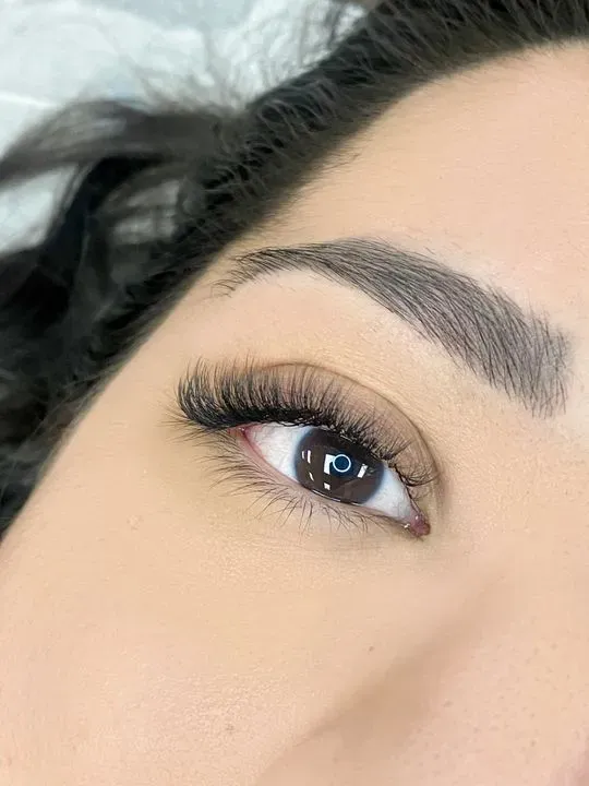 https://cdn.salonspotlight.com/photos/xlz6bIQ5TUnrky8cyecO/f7a3e305-f4f6-40bc-8bc4-47a1d7f5fa2a_720x720