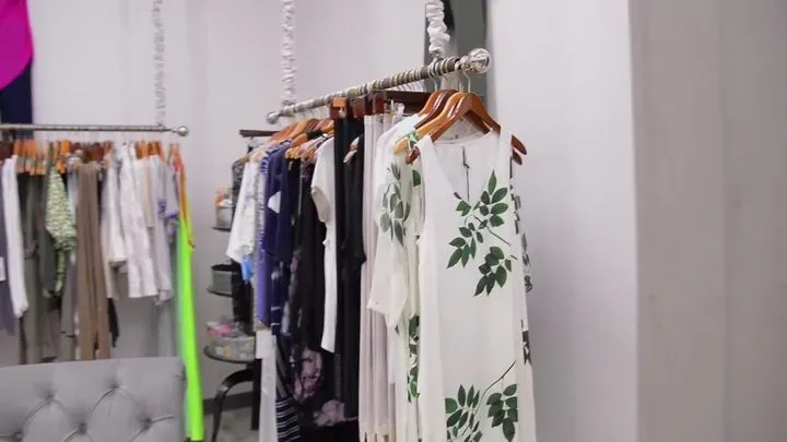 https://cdn.salonspotlight.com/photos/xmTjv1PCk2ma3uNRuPUS/26d79027-0562-4a5f-b14b-6f04738c2f2f_720x720