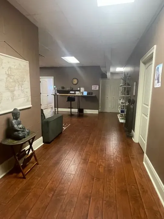 https://cdn.salonspotlight.com/photos/xprLYgwerMv6YPKet4JV/d53f7c84-1d81-499e-ae33-a05e52308378_720x720