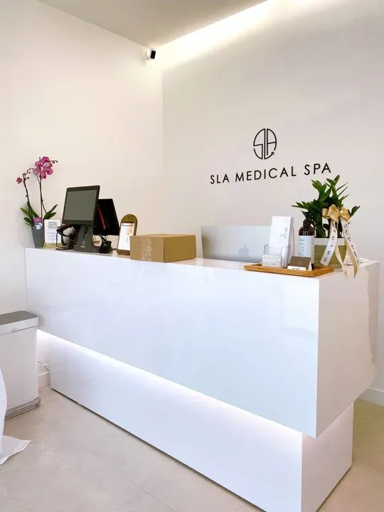https://cdn.salonspotlight.com/photos/xq25SmBav8SylJDZ3ZeJ/9663efa5-853b-4ae2-9555-8ed2f843d588_720x720