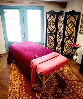 https://cdn.salonspotlight.com/photos/xt8CqFqN60C0uaB36xwg/3ca7501c-650a-481f-93cc-dd875155701e_720x720