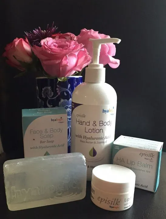 https://cdn.salonspotlight.com/photos/xt8CqFqN60C0uaB36xwg/5b50f9bb-0de0-47b5-9ff3-893ea9072987_720x720