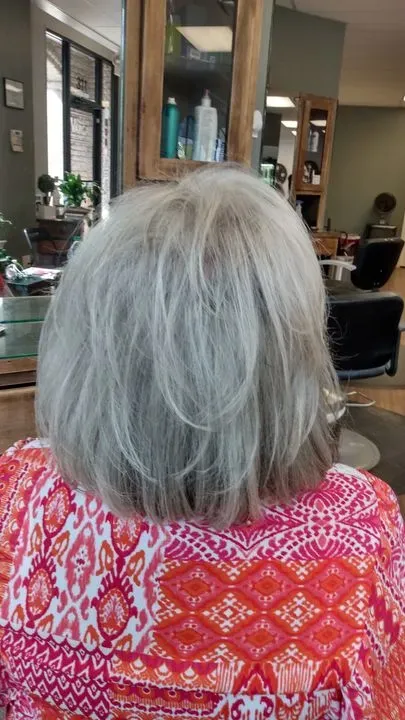 https://cdn.salonspotlight.com/photos/xtvckR2IJmMjVO7C4KrC/e28e0a90-6ddc-4811-babd-a3d7d795b269_720x720