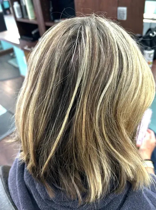 https://cdn.salonspotlight.com/photos/xwFORNAIJ3KzfMHZ35yx/40852aba-46d0-4b36-8b7e-a961c2fd93af_720x720