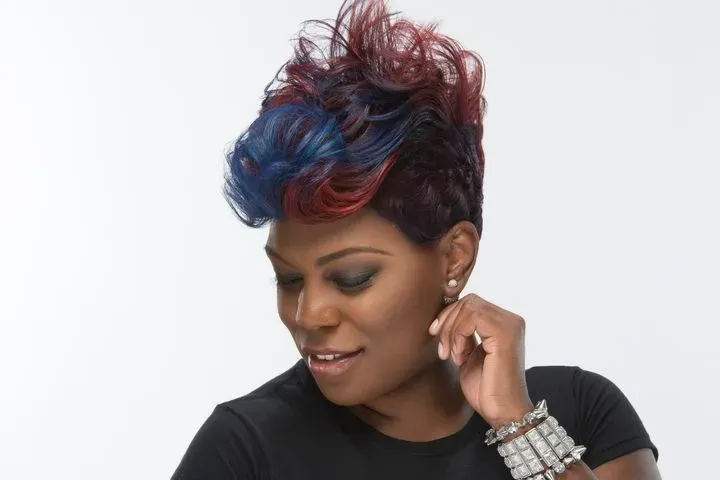 https://cdn.salonspotlight.com/photos/xyEp2zkxNiKpGTYJtlkP/faa3972b-8de1-48b3-9741-9311b6a21b73_720x720