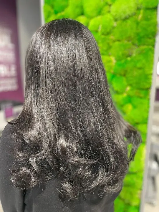 https://cdn.salonspotlight.com/photos/xyUuNLbZZpwR8Z7odcz9/7698aac8-516a-44fa-85a5-4ed4307ef30f_720x720