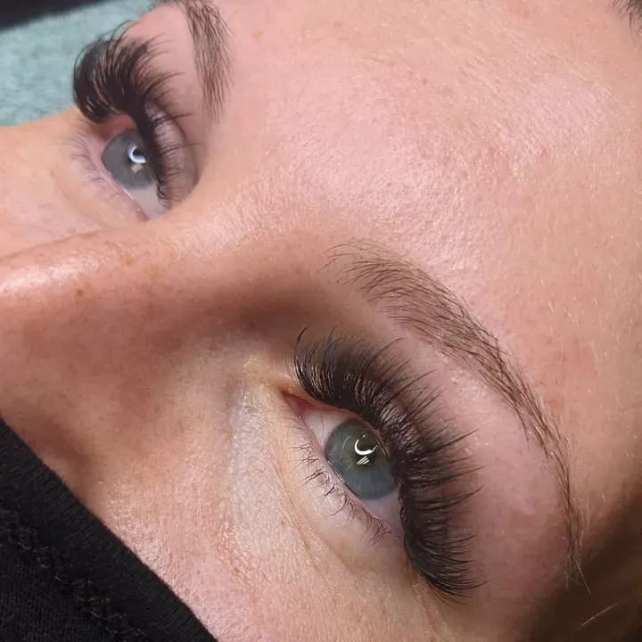 https://cdn.salonspotlight.com/photos/y2QVPTs7zfJoQNLbeNCj/fa801799-2b78-4f31-837b-570e7e1518fe_720x720
