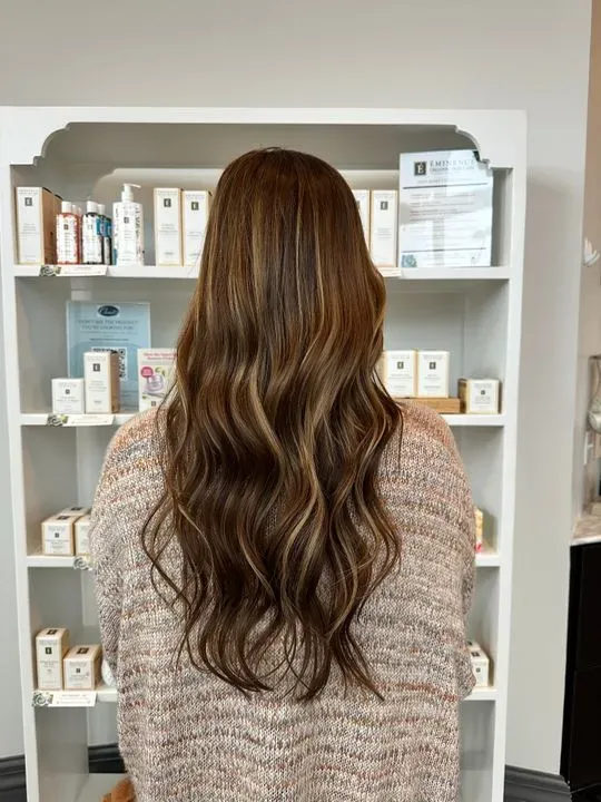 https://cdn.salonspotlight.com/photos/y2SG5pLju3T5s7kKBtec/2c03a2e7-fb90-4980-b5df-6db0a247ed50_720x720