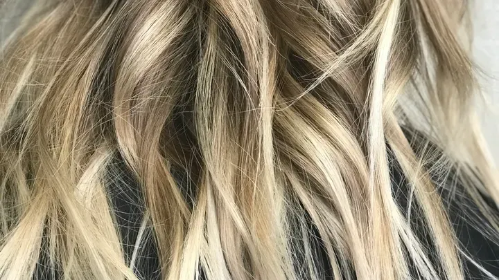 https://cdn.salonspotlight.com/photos/y2gJScsalOqYxT1pixFQ/0e69374a-aa72-46c7-a829-450f33596414_720x720