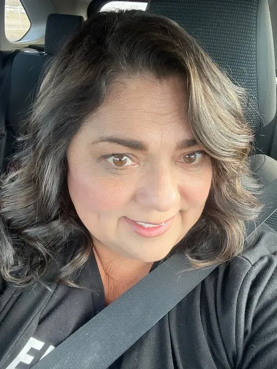 https://cdn.salonspotlight.com/photos/y3Vxh5l9YpUBCUquJHXK/23da8443-9421-4902-ac66-ade163eae47c_720x720