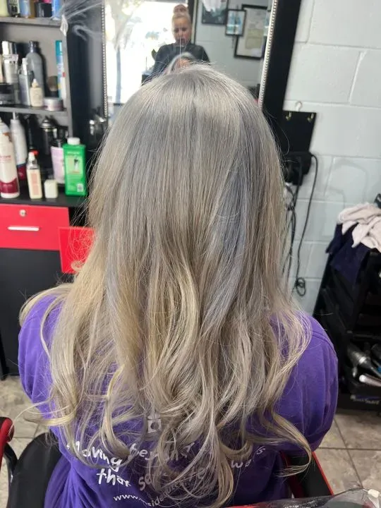https://cdn.salonspotlight.com/photos/y4MBZ3xlGhKoViahscMT/651a9971-883b-4b06-91d8-7ba30f5868e8_720x720