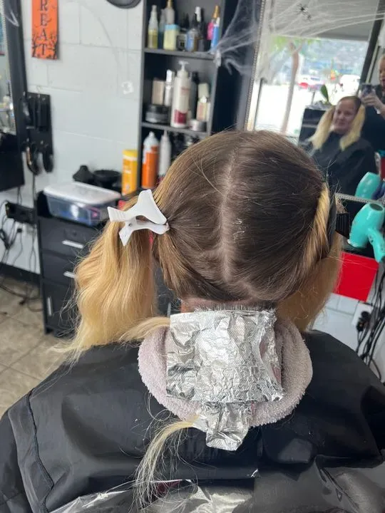 https://cdn.salonspotlight.com/photos/y4MBZ3xlGhKoViahscMT/8c332e18-71e1-4b03-8c8d-70aff3addee6_720x720