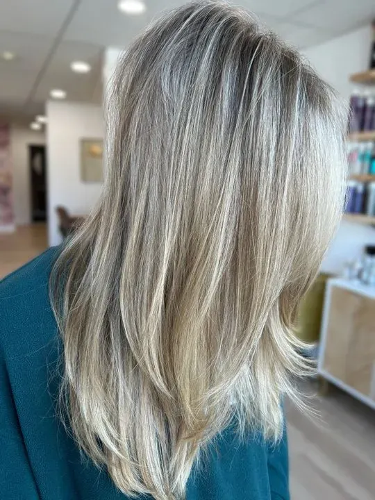 https://cdn.salonspotlight.com/photos/y6GfxNs7isQyUEvx2G87/7000c688-fef5-4c02-b115-20e6324da16d_720x720