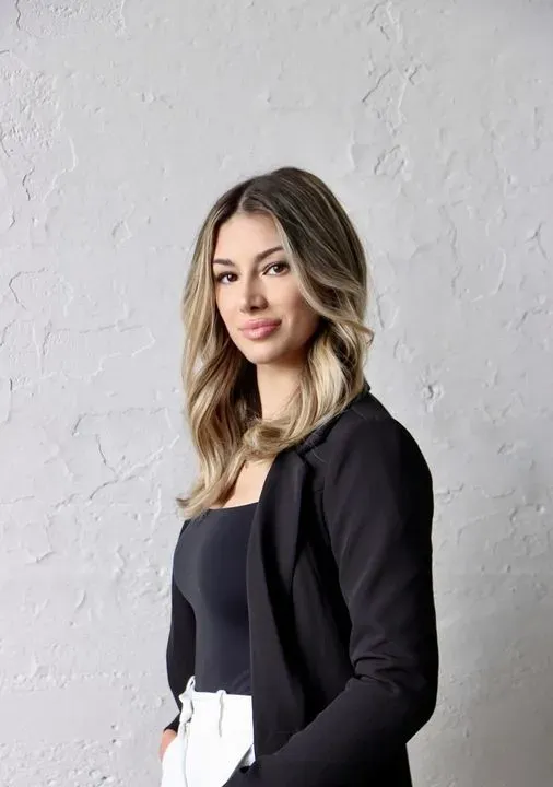 https://cdn.salonspotlight.com/photos/y6gWRhZBWjw4S2Kc3zKd/3d4491a8-db6f-4477-9399-133c49bc99f0_720x720