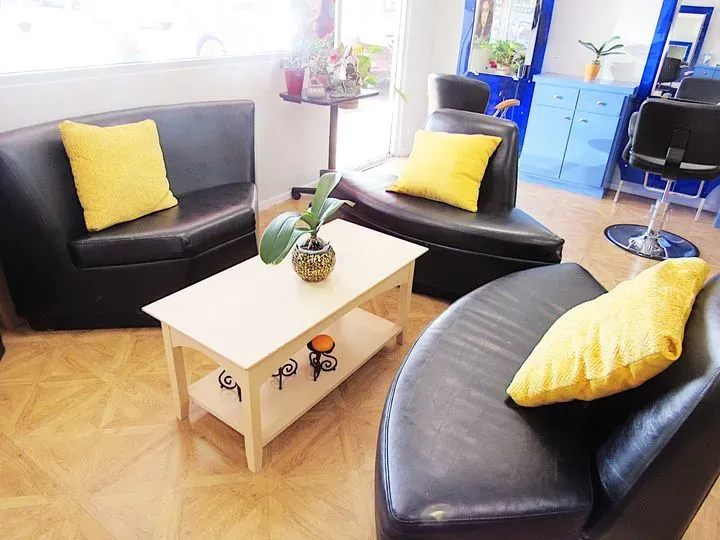 https://cdn.salonspotlight.com/photos/y8RkpksRmotGiEDAQPaN/6b5148e2-995e-40e3-868a-9a814bd2205d_720x720