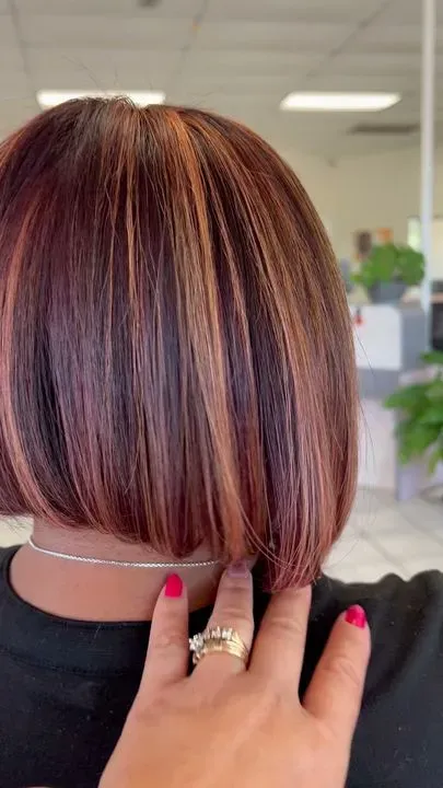 https://cdn.salonspotlight.com/photos/y9cevF5AKBFpQz7GfdYM/e989ed2e-2116-414b-8df1-ac838e2f7b7f_720x720