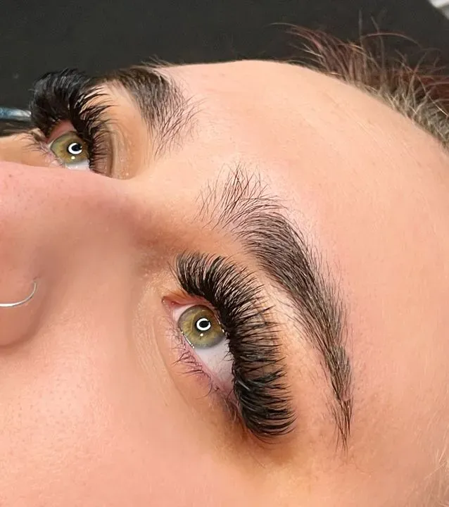 https://cdn.salonspotlight.com/photos/yBjONDSRKQZElhC8BOYI/f1b3bbc4-3539-49c2-9127-e424df010bd9_720x720