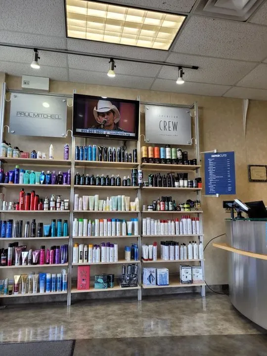 https://cdn.salonspotlight.com/photos/yCrIushSGWp0zOW1tyWy/26ec1de2-8a1d-43d1-a755-4a6e0457681c_720x720