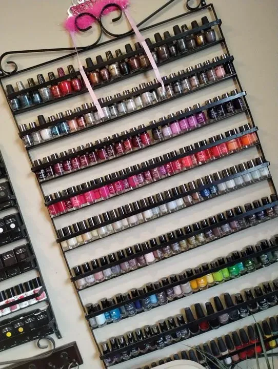 https://cdn.salonspotlight.com/photos/yDwbWlhAiISW7hYV8rJN/3fe694a1-c44b-4e2a-80a1-367da37a98a4_720x720