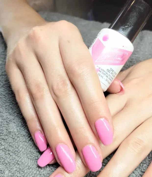 https://cdn.salonspotlight.com/photos/yDwbWlhAiISW7hYV8rJN/56a472a6-0404-46ff-b2ee-9ff76e4c123e_720x720