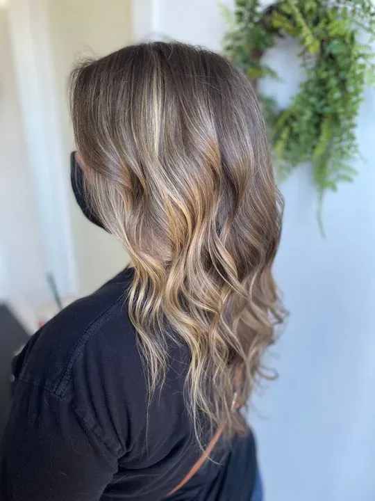 https://cdn.salonspotlight.com/photos/yGMWhTfA3HT2dAmaJ1JR/59c42972-1f95-4bc8-9aca-25972c5533ea_720x720