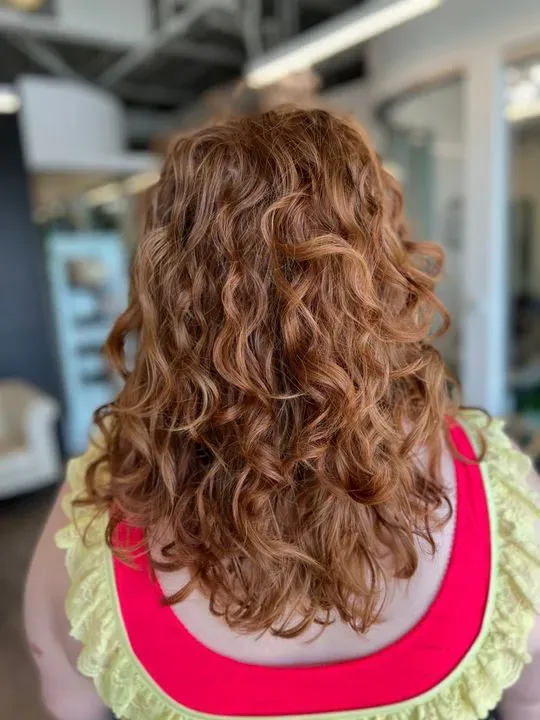 https://cdn.salonspotlight.com/photos/yGMWhTfA3HT2dAmaJ1JR/5aeb56c2-04c3-4c3b-b837-1536b1d1673e_720x720